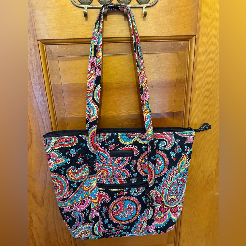 Vera Bradley Roomy Zipper Tote Bag in Parisian Paisley Pattern
